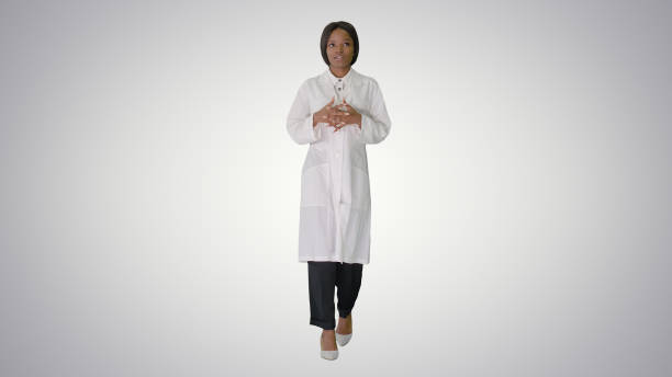 روپوش پزشکی لاکچری با طراحی ویژه مناسب کلینیک ‌های حرفه ‌ای و محیط ‌های درمانی خاص