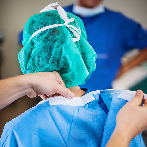 گان جراحی ایمپلنت با طراحی تخصصی مناسب اتاق عمل و مراکز درمانی پیشرفته