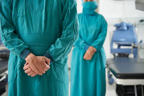 ست گان جراحی ایمپلنت با کیفیت بالا مناسب استفاده در اتاق عمل و مراکز درمانی تخصصی